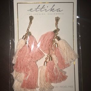 Tassel earrings in blush